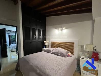Casa de 3 alcobas en venta en Intermedia, Envigado, 270 m² · foto 13 de 20