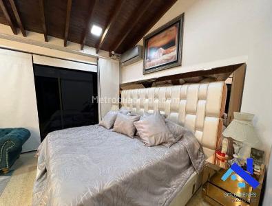 Casa de 3 alcobas en venta en Intermedia, Envigado, 270 m² · foto 19 de 20