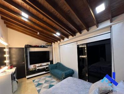 Casa de 3 alcobas en venta en Intermedia, Envigado, 270 m² · foto 20 de 20