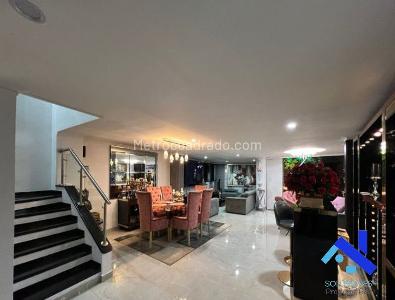 Casa de 3 alcobas en venta en Intermedia, Envigado, 270 m² · foto 4 de 20