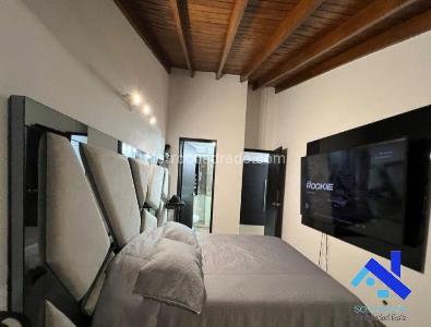 Casa de 3 alcobas en venta en Intermedia, Envigado, 270 m² · foto 8 de 20