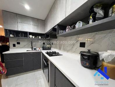 Casa de 3 alcobas en venta en Intermedia, Envigado, 270 m² · foto 9 de 20