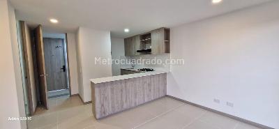 Apartamento en venta en Centro, Itagüí · foto 3 de 20