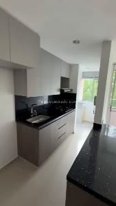 Apartamento de 3 alcobas en venta en El Poblado Loma Del Indio, Medellín, 76 m² · foto 2 de 20