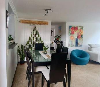 Apartamento de 3 alcobas en venta en Loma Del Chocho, Envigado, 81 m² · foto 14 de 20