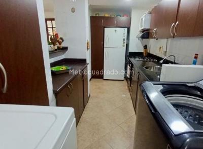 Apartamento de 3 alcobas en venta en Loma Del Chocho, Envigado, 81 m² · foto 17 de 20
