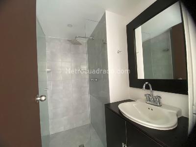 Apartamento de 2 alcobas en venta en Poblado San Diego, Medellín, 78 m² · foto 2 de 20