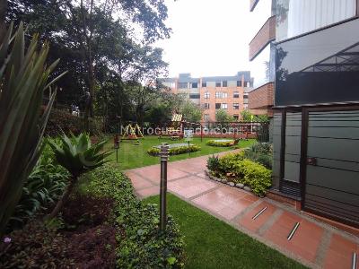 Apartamento de 2 alcobas en venta en Bella Suiza, Bogotá, 175 m² · foto 2 de 21