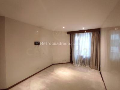 Apartamento de 2 alcobas en venta en Bella Suiza, Bogotá, 175 m² · foto 5 de 21