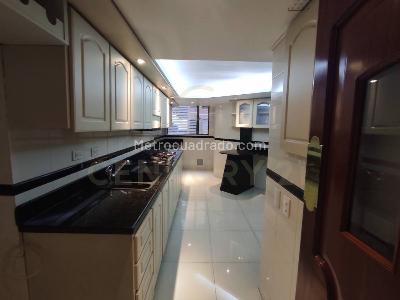 Apartamento de 2 alcobas en venta en Bella Suiza, Bogotá, 175 m² · foto 12 de 21
