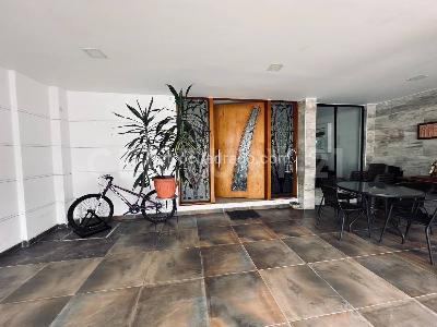 Casa de 4 alcobas en venta en La Esmeralda, Bogotá, 168 m² · foto 2 de 20