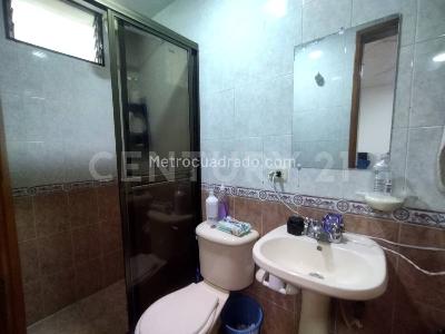 Casa de 5 alcobas en venta en Ciudad Kennedy, Bogotá, 119 m² · foto 17 de 20
