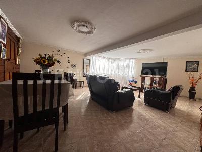 Casa de 5 alcobas en venta en Tunjuelito, Bogotá, 151 m² · foto 3 de 14