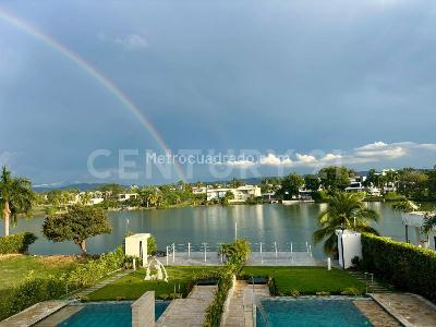 Casa de 4 alcobas en venta en Condomino Lagos Del Peñon, Girardot, 579 m² · foto 4 de 18