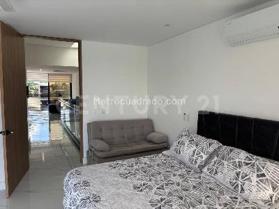 Casa de 4 alcobas en venta en Condomino Lagos Del Peñon, Girardot, 579 m² · foto 14 de 18