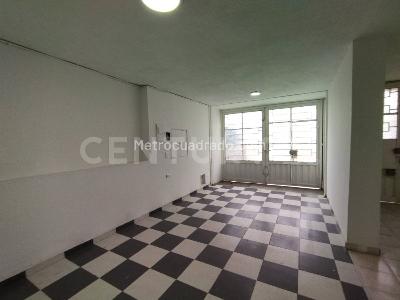 Casa de 5 alcobas en venta en Los Alamos, Bogotá, 161 m² · foto 2 de 20