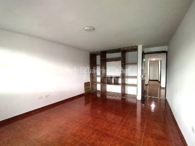 Casa de 5 alcobas en venta en Los Alamos, Bogotá, 161 m² · foto 15 de 20