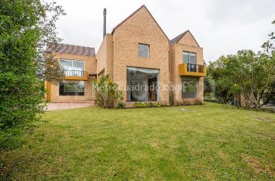 Casa de 4 alcobas en venta en Sikasue, La Calera · foto 3 de 20