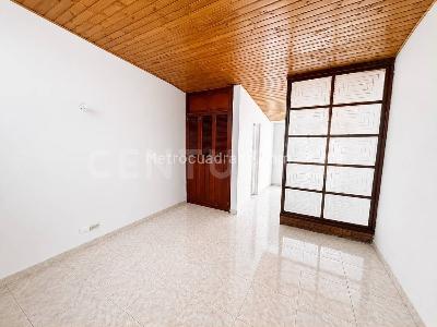 Casa de 4 alcobas en venta en Suba Pinar, Bogotá, 21 m² · foto 3 de 13