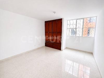 Casa de 4 alcobas en venta en Suba Pinar, Bogotá, 21 m² · foto 4 de 13