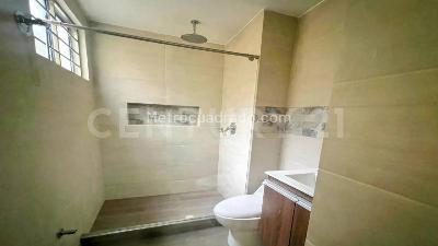 Apartamento de 2 alcobas en venta en Quinta Paredes, Bogotá, 65 m² · foto 13 de 16