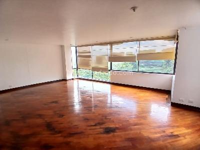 Apartamento de 3 alcobas en arriendo en Loma Del Campestre, Medellín, 183 m² · foto 8 de 10