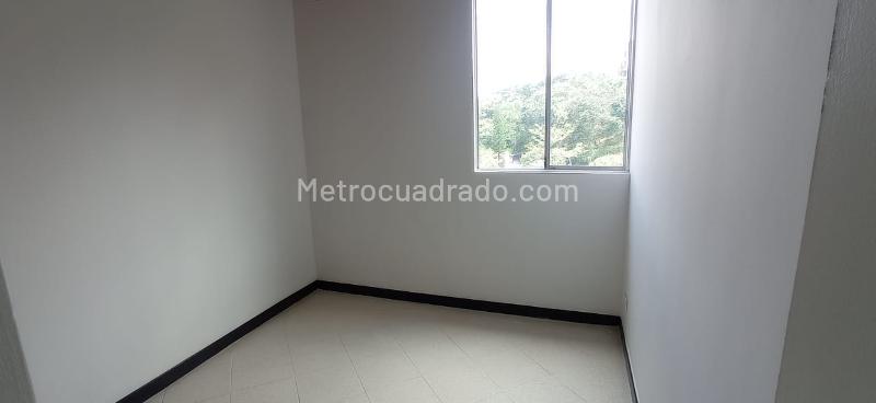 Spacious 3BR Apartment with Great Light in Las Cometas - 5