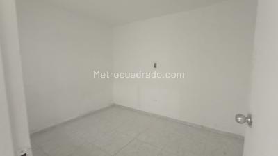 Casa de 4 alcobas en arriendo en Alameda, Medellín, 175 m² · foto 3 de 8
