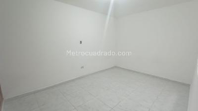Casa de 4 alcobas en arriendo en Alameda, Medellín, 175 m² · foto 4 de 8