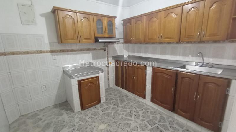 Spacious 4BR House in Alameda - 6