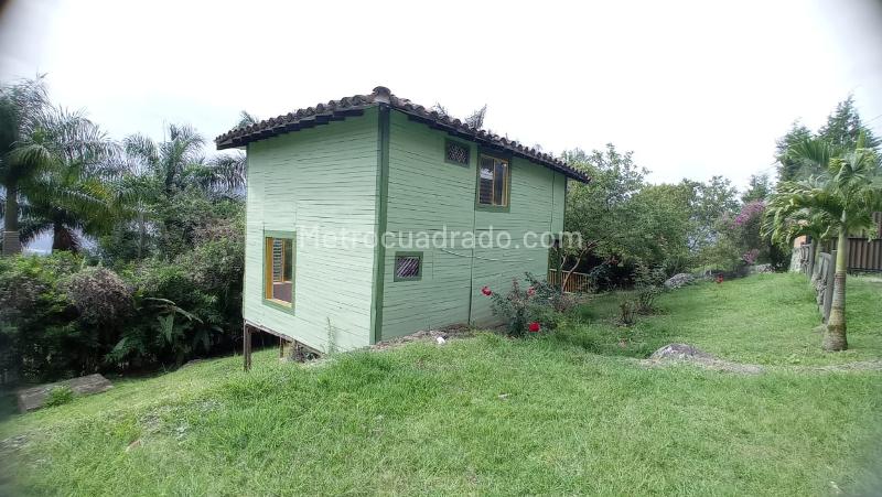 3BR Finca in Vereda Zarzal La Luz (795 m²) - 3