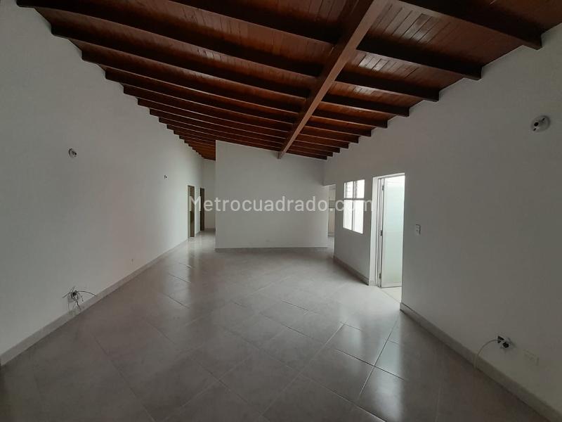 3BR Apartment in Calasanz (160 m²)