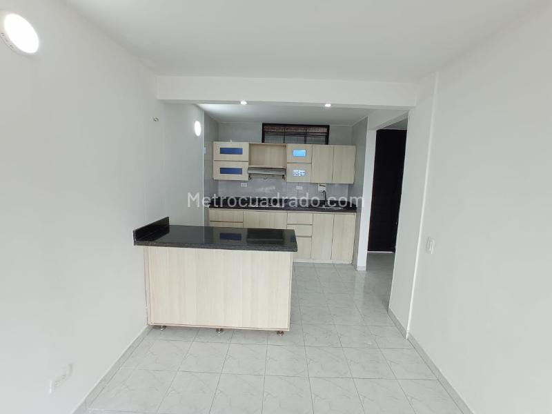Apartamento de 2 Alcobas en Loma del Indio con Buenas Zonas Comunes