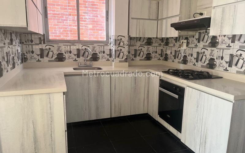 Apartamento en Arriendo, Las Orquideas, Envigado - 2