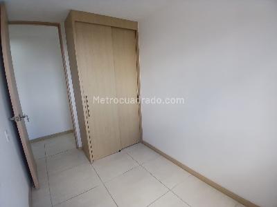 Apartamento de 3 alcobas en venta en Cabañitas, Bello, 58 m² · foto 8 de 14