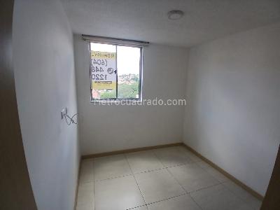 Apartamento de 3 alcobas en venta en Cabañitas, Bello, 58 m² · foto 4 de 14