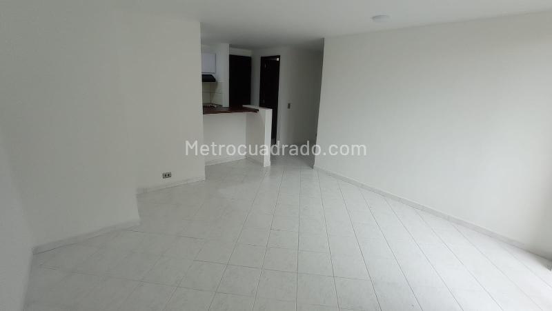 Apartamento Amplio de 1 Alcoba en Santa Lucía - 2