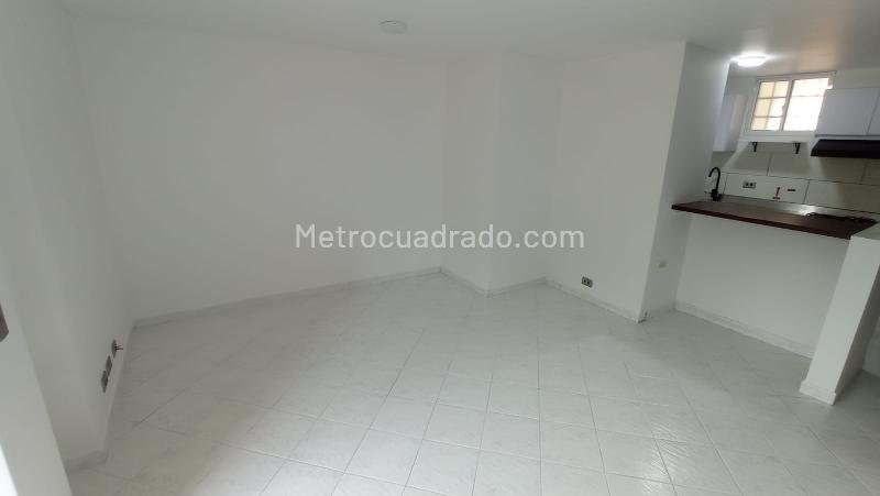 Apartamento Amplio de 1 Alcoba en Santa Lucía - 3