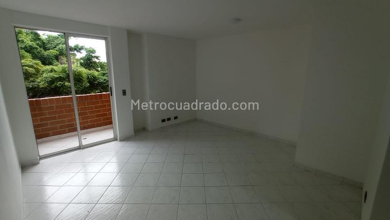 Apartamento Amplio de 1 Alcoba en Santa Lucía - 5