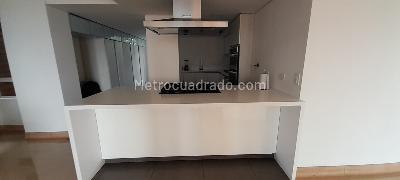 Apartamento de 3 alcobas en arriendo en El Tesoro, Medellín, 163 m² · foto 3 de 10