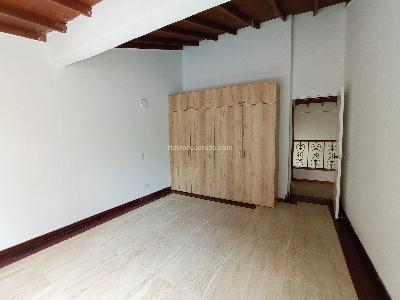 Casa de 5 alcobas en arriendo en Los Balsos 2, Medellín, 407 m² · foto 8 de 16
