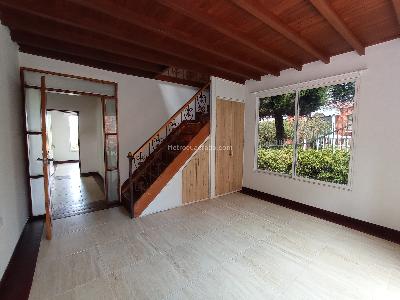 Casa de 5 alcobas en arriendo en Los Balsos 2, Medellín, 407 m² · foto 10 de 16