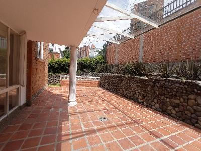 Casa de 5 alcobas en arriendo en Los Balsos 2, Medellín, 407 m² · foto 11 de 16