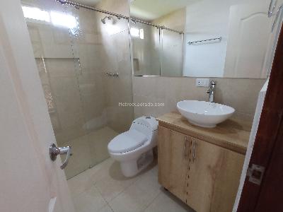 Casa de 5 alcobas en arriendo en Los Balsos 2, Medellín, 407 m² · foto 12 de 16