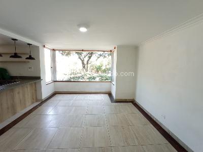 Casa de 5 alcobas en arriendo en Los Balsos 2, Medellín, 407 m² · foto 14 de 16