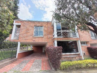Casa de 5 alcobas en arriendo en Los Balsos 2, Medellín, 407 m² · foto 16 de 16