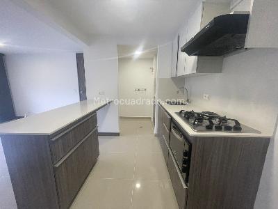 Apartamento de 3 alcobas en arriendo en El Chingui, Envigado, 76 m² · foto 2 de 11