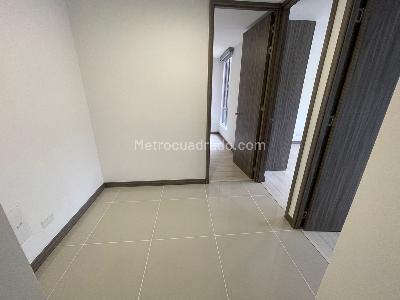 Apartamento de 3 alcobas en arriendo en El Chingui, Envigado, 76 m² · foto 4 de 11