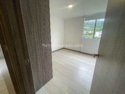 Apartamento de 3 alcobas en arriendo en El Chingui, Envigado, 76 m² · foto 7 de 11