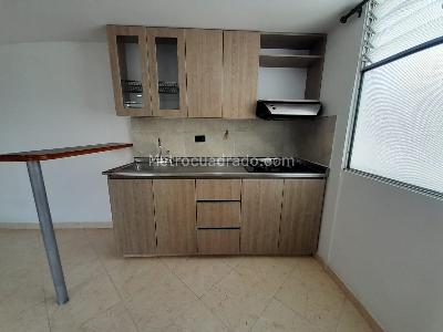 Apartamento de 2 alcobas en arriendo en Asomadera 1, Medellín, 50 m² · foto 2 de 18
